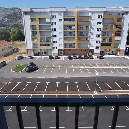 Banjo Apartment